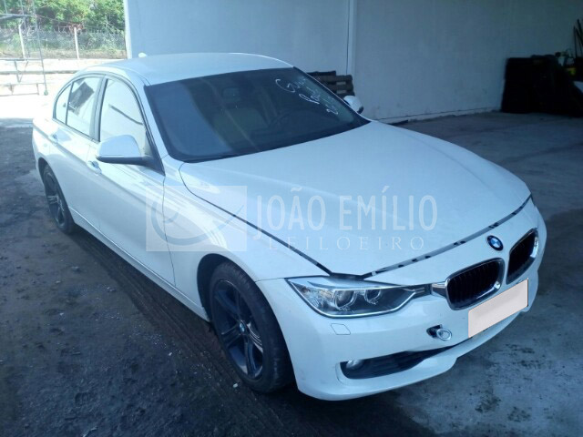 LOTE 002  -  BMW 320i ActiveFlex 2015