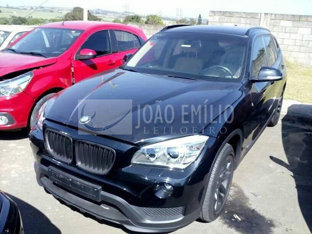 LOTE 003  -  BMW X1 2.0 sDrive20i (Aut) 2015