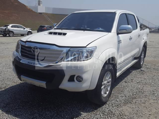 LOTE 032 -  TOYOTA Hilux 2.8 TDI SRV CD 4x4 2017