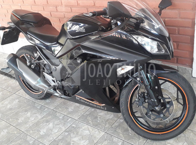 Lote 007 - Kawasaki Ninja 300 2013