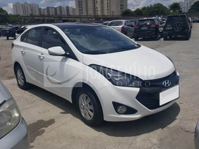 LOTE 028 - HYUNDAI HB20S 1.6 2014