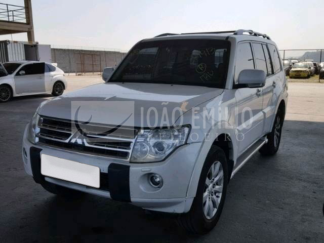 LOTE 034 - MITSUBISHI PAJERO FULL HPE 3.2 TURBO 2011