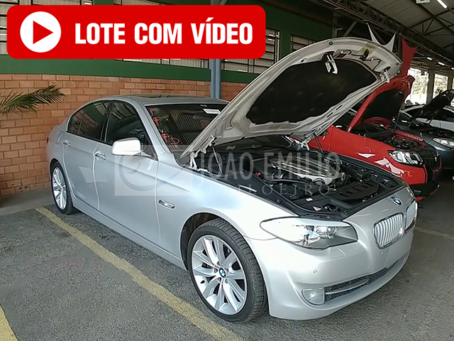 LOTE 016 - BMW 550i 4.4 32V 2011