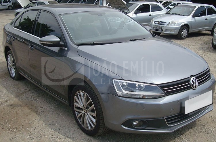 LOTE 038 - VOLKSWAGEN JETTA HIGHLINE 211 2.0 16V GASOLINA 14/14