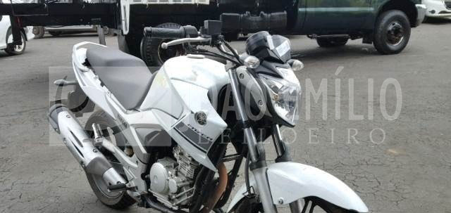 LOTE 005 - YAMAHA FAZER YS 250