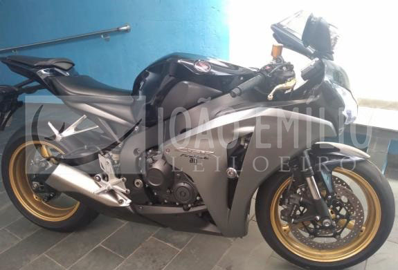 LOTE 020 - Honda - CBR 1000 RR Fire Blade 2009