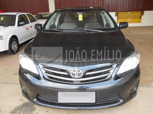 LOTE 019 - Toyota Corolla Sedan 1.8 2012