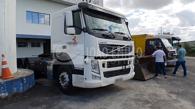 LOTE 008   -   Volvo FM 370 6x2t 2014