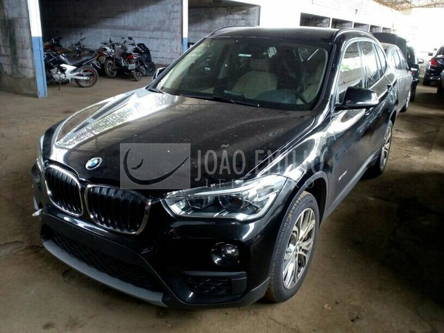 LOTE 013   -   BMW X1 2.0 16V sDrive18i 2012