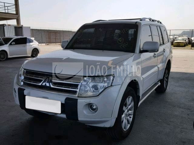 LOTE 034   -   MITSUBISHI PAJERO FULL HPE 3.2 TURBO 2011