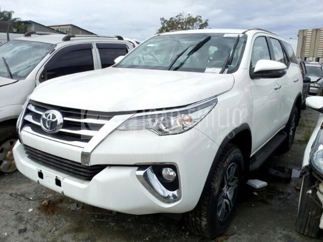 LOTE 010   -   Toyota SW4 2.7 SRV 7L 4x2 (Aut) 2018